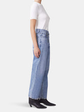 Load image into Gallery viewer, Criss Cross Upsized Jeans