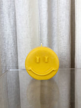 Load image into Gallery viewer, Happy Face Candle - Mango